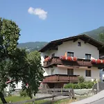 Apartamento With Balcony In Hart Im Zillertaler *