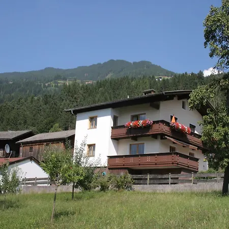 With Balcony In Hart Im Zillertaler 아파트